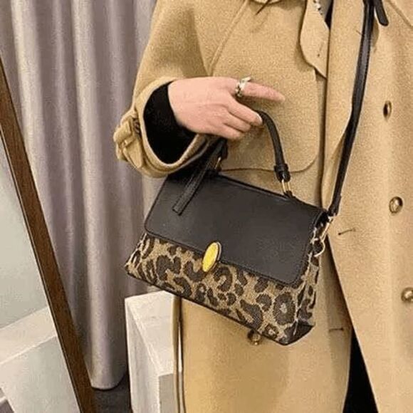 2/$30 Ladies Leopard Ladies Fashionable Purse - Picture 5 of 16